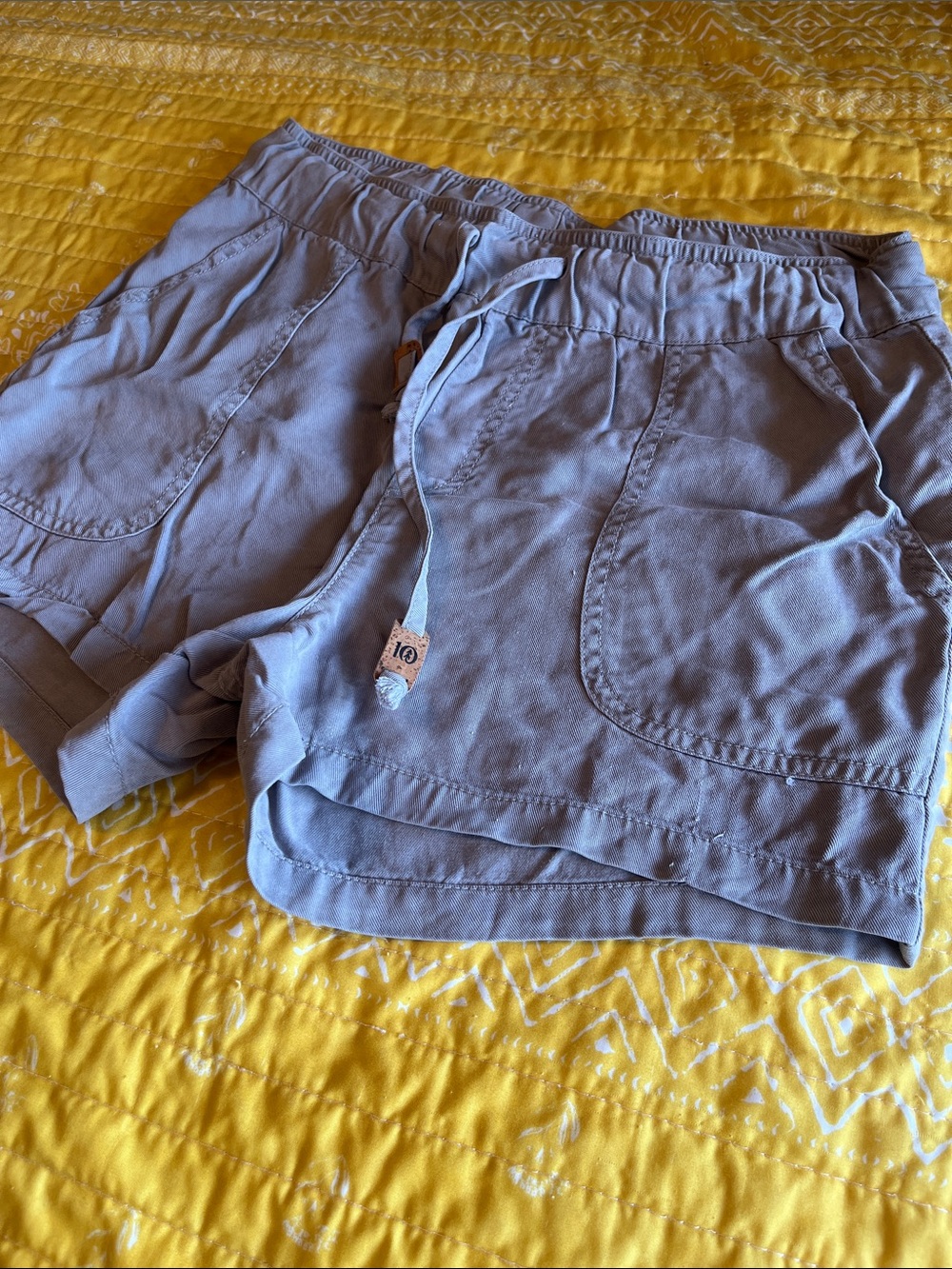 Tentree Casual Drawstring Women’s Shorts in Light Gray